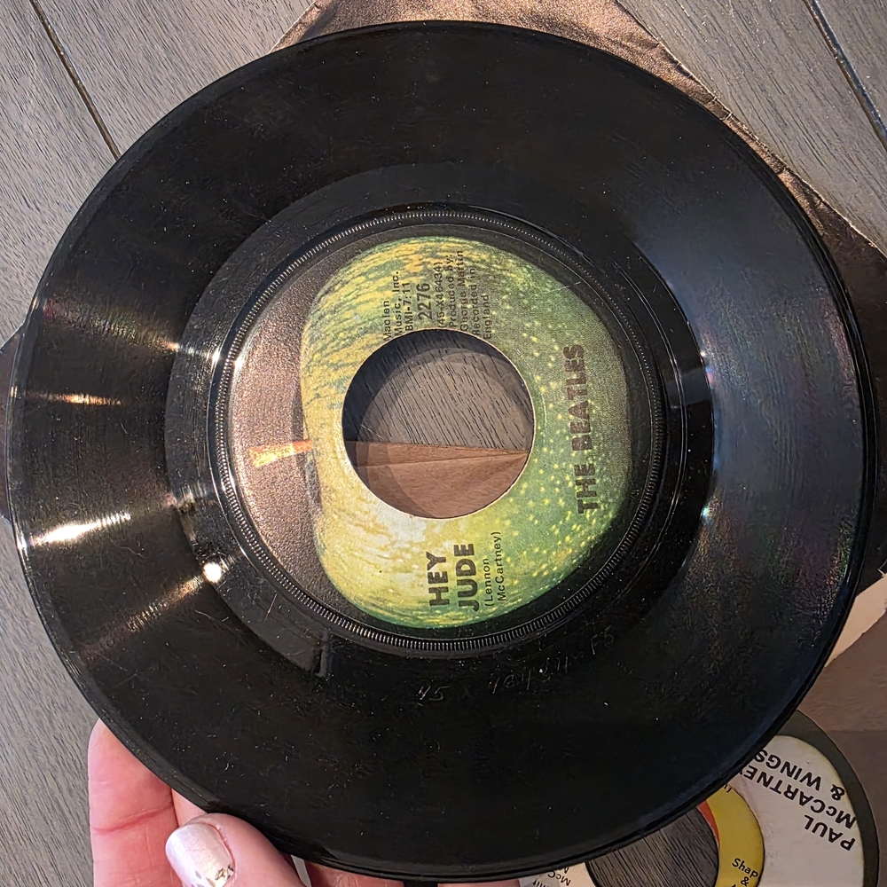 The Beatles 45's with Sleeves - Picture 2 of 5